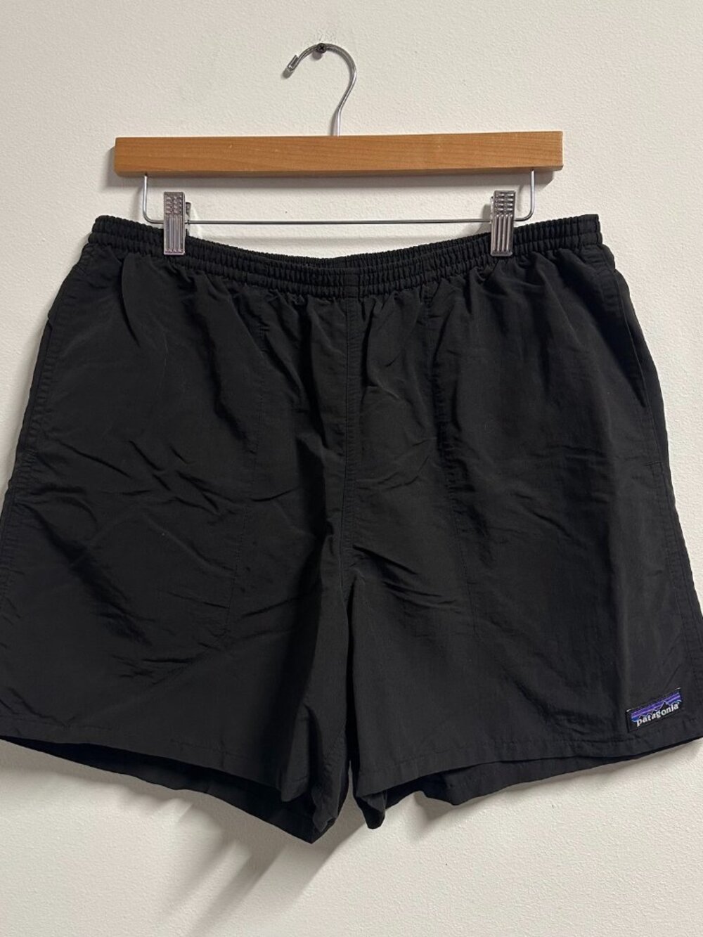 Patagonia Nylon Black Shorts Above the Knee Mens size Large